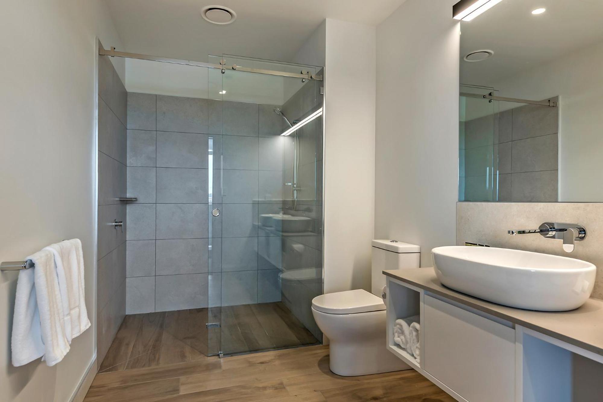 Peppers Silo Hotel Launceston Luaran gambar A modern bathroom