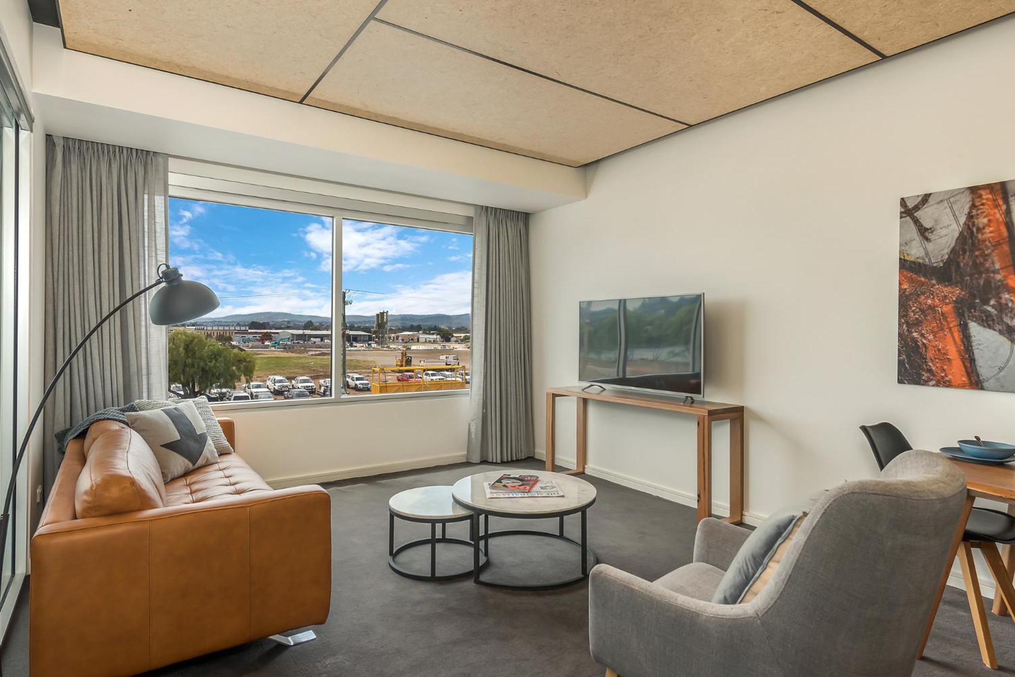 Peppers Silo Hotel Launceston Luaran gambar A living room in a typical apartment at the hotel